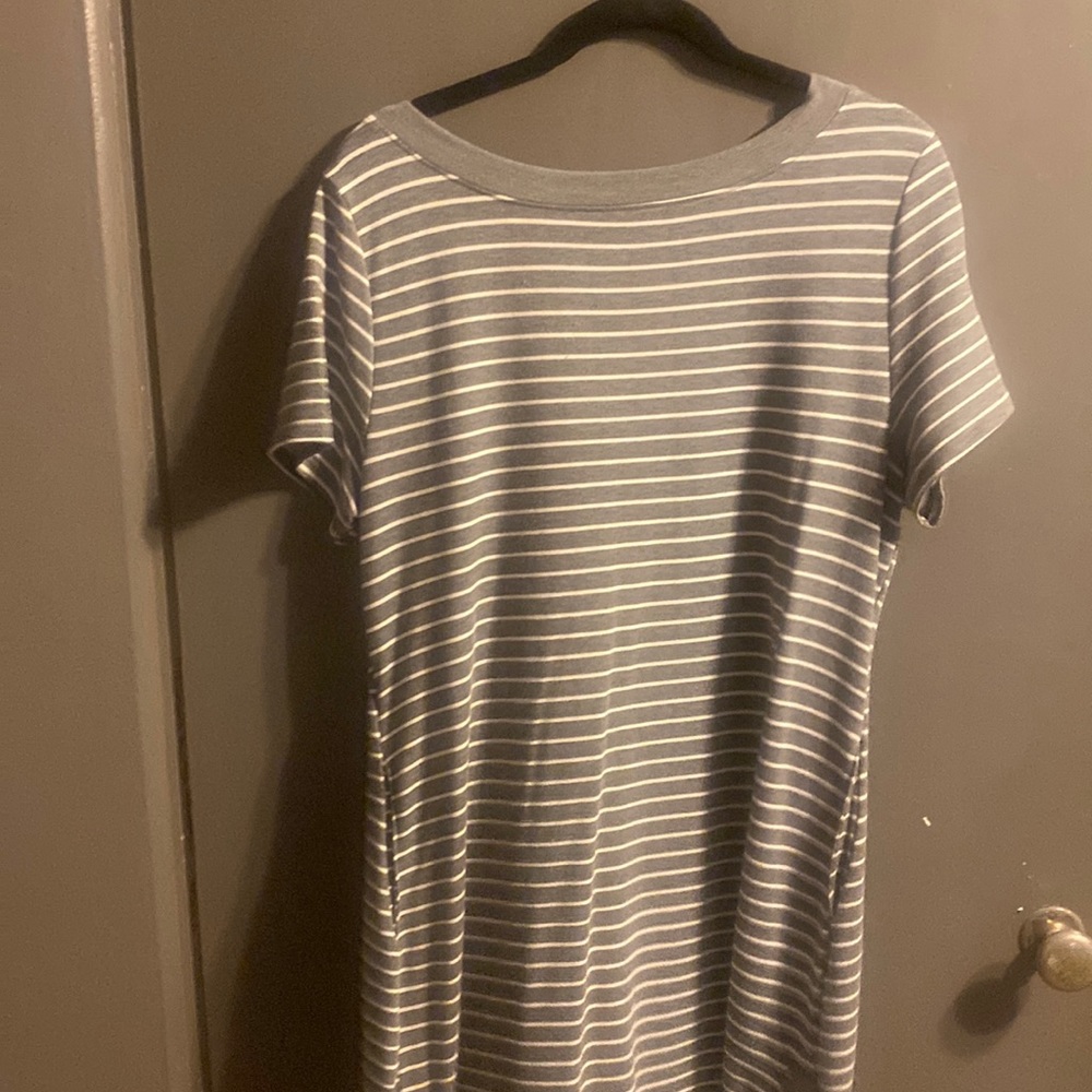 T-shirt dress with pockets!